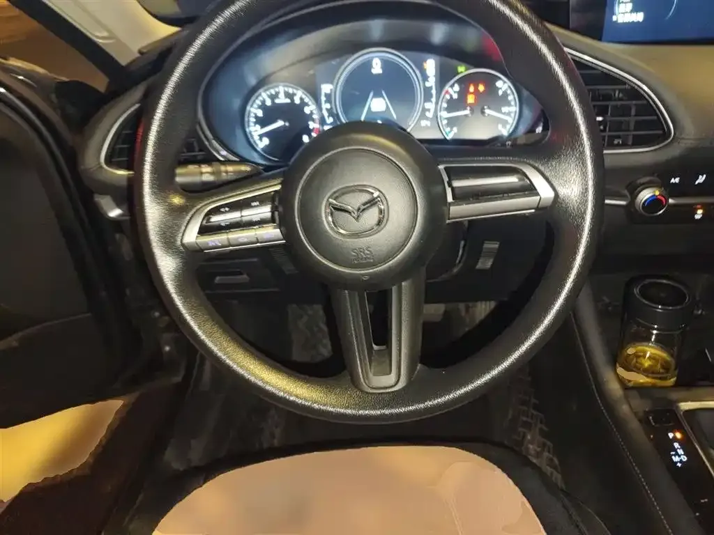 Mazda 3 Axela 2023 из CN, фото 8