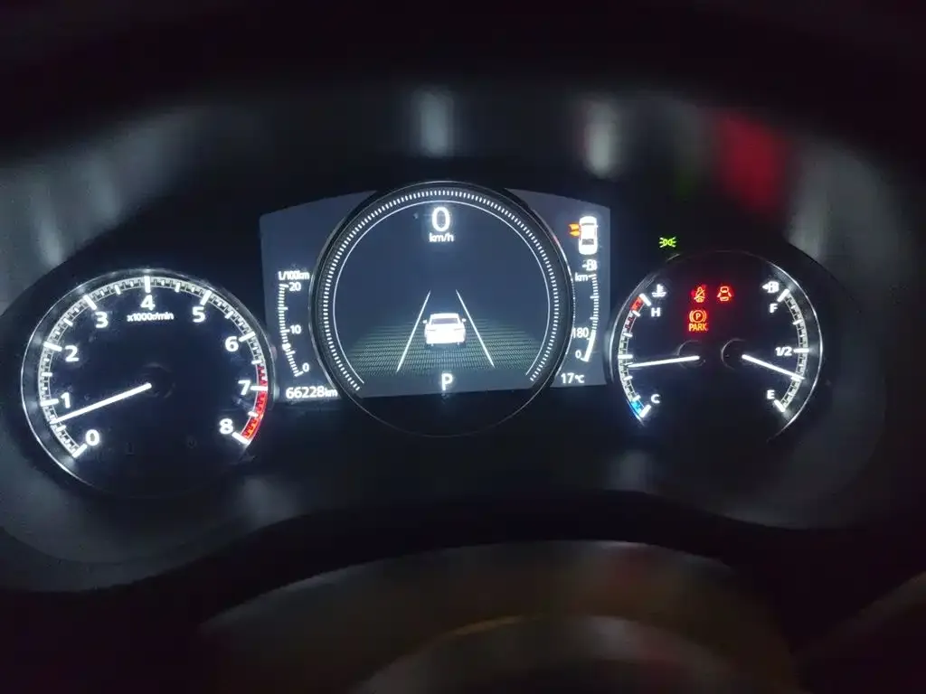 Mazda 3 Axela 2023 из CN, фото 4