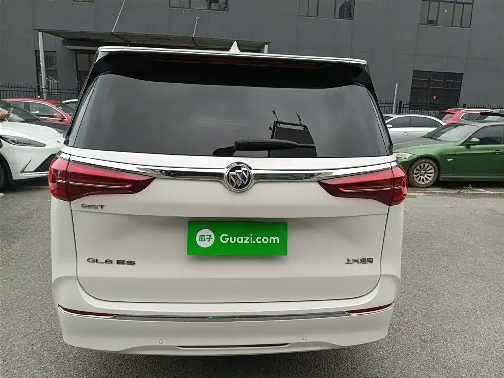 Buick GL8 2023 из CN, фото 2