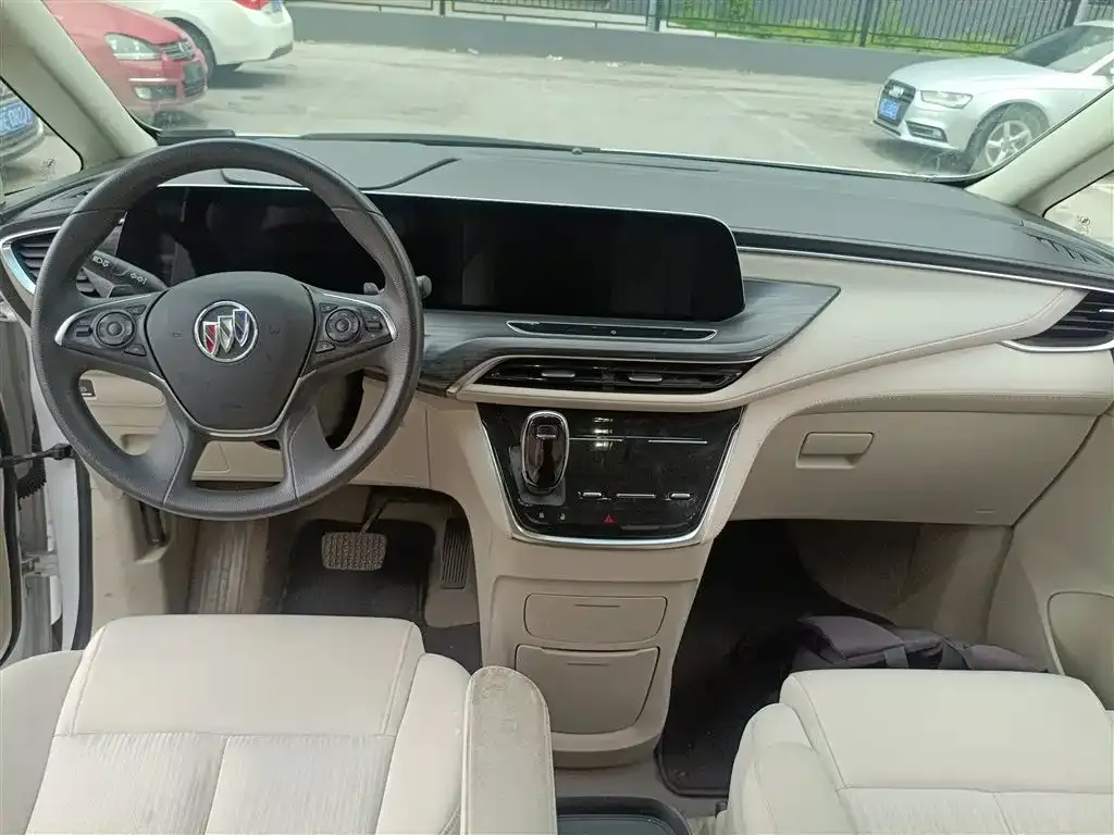 Buick GL8 2023 из CN, фото 3