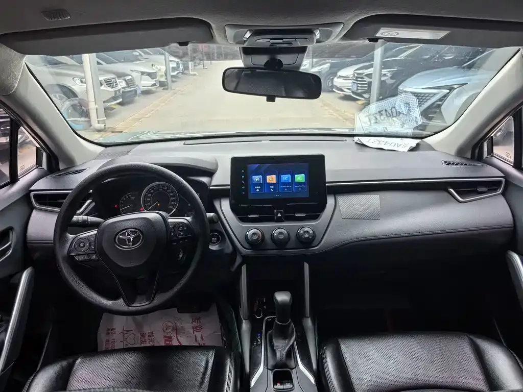 Toyota Corolla Cross — фото 9
