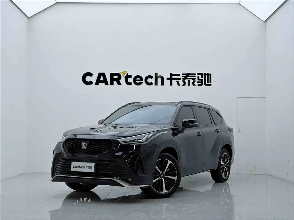 Toyota Crown Kluger 2023 из CN, фото 9