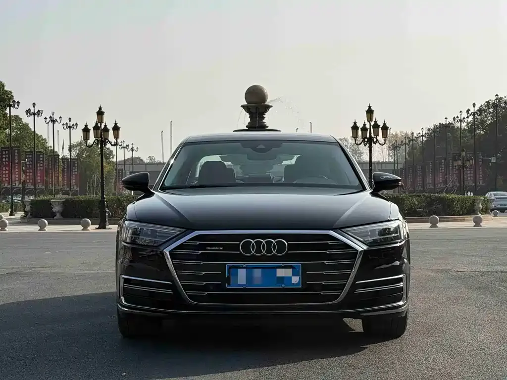 Audi A8 — фото 2