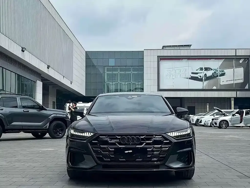 Audi A7L 2024 из CN, фото 3