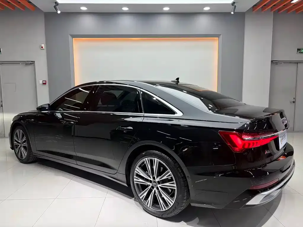 Audi A6L 2024 из CN, фото 6