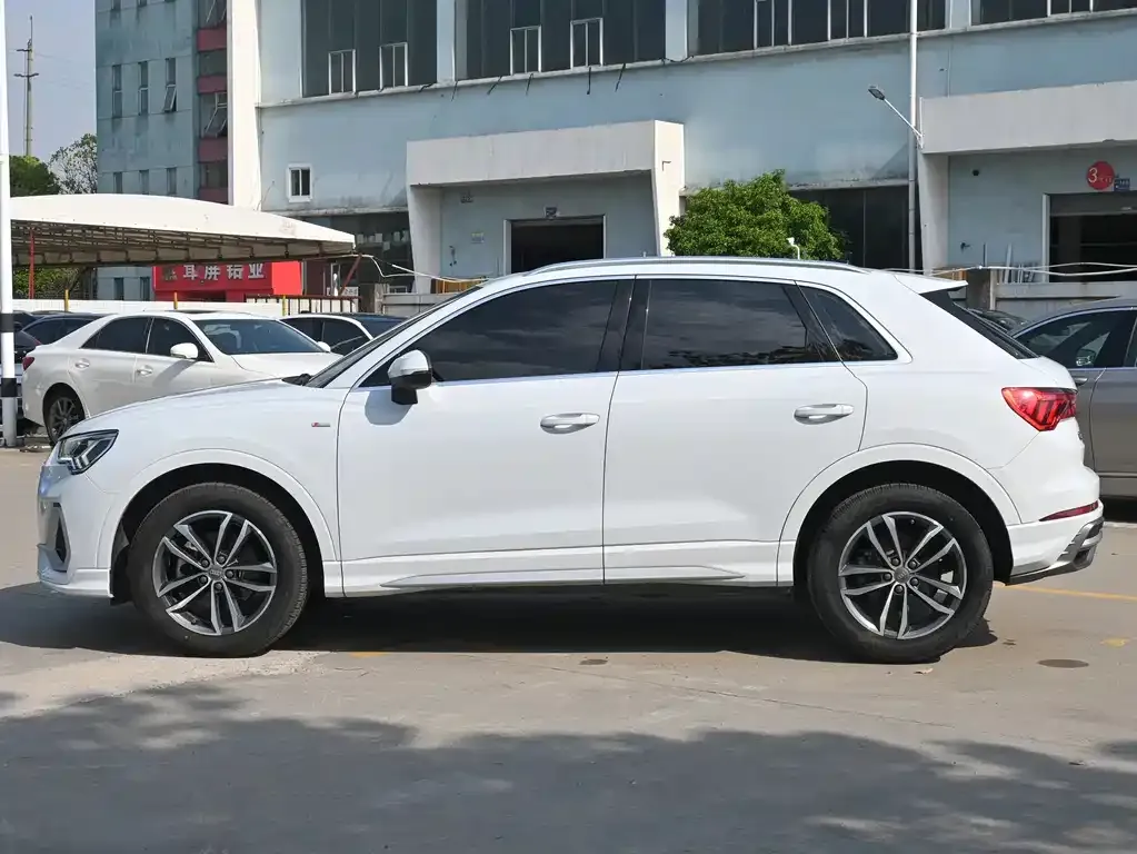 Audi Q3 2021 из CN, фото 7