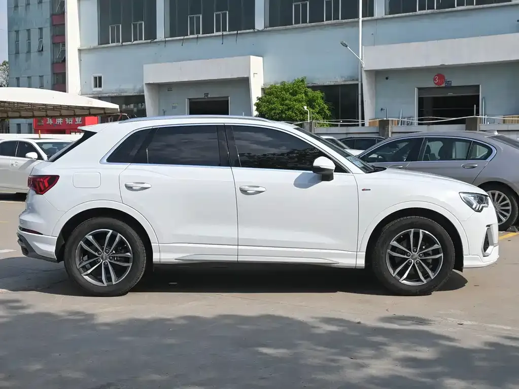 Audi Q3 2021 из CN, фото 6