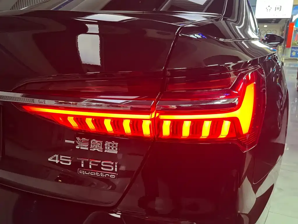 Audi A6L — фото 6