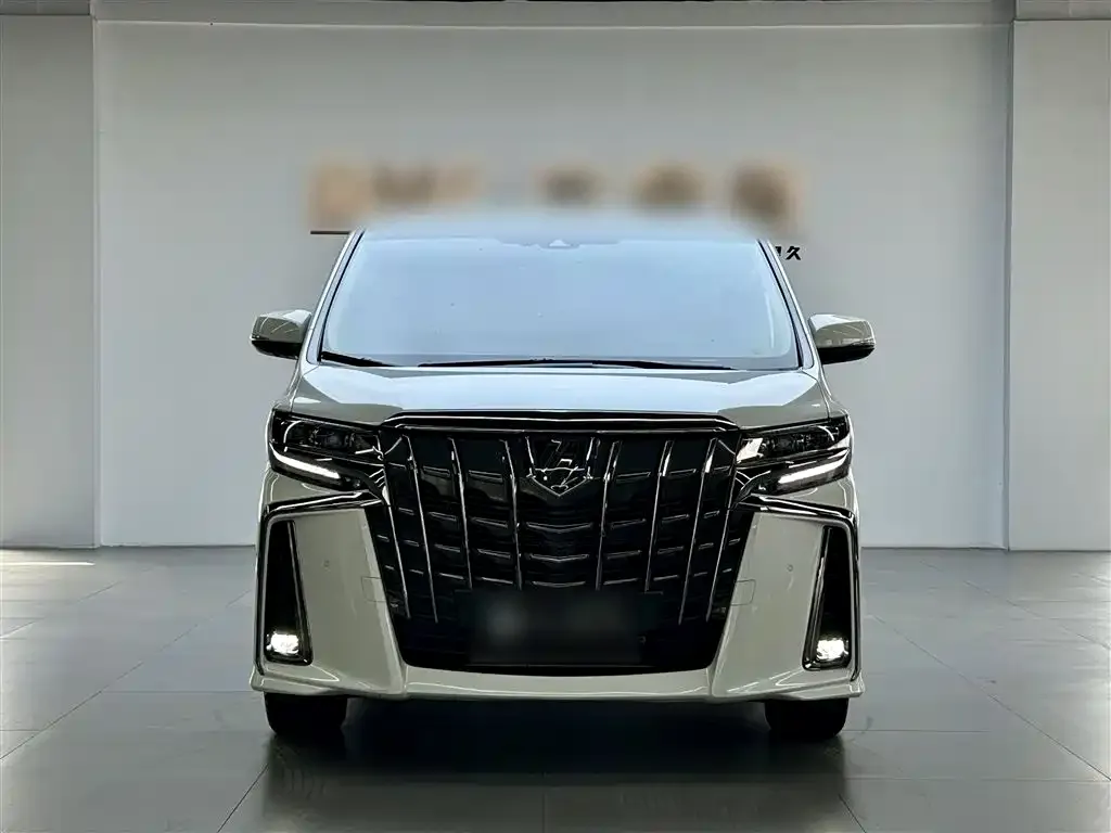 Toyota Alphard — фото 2