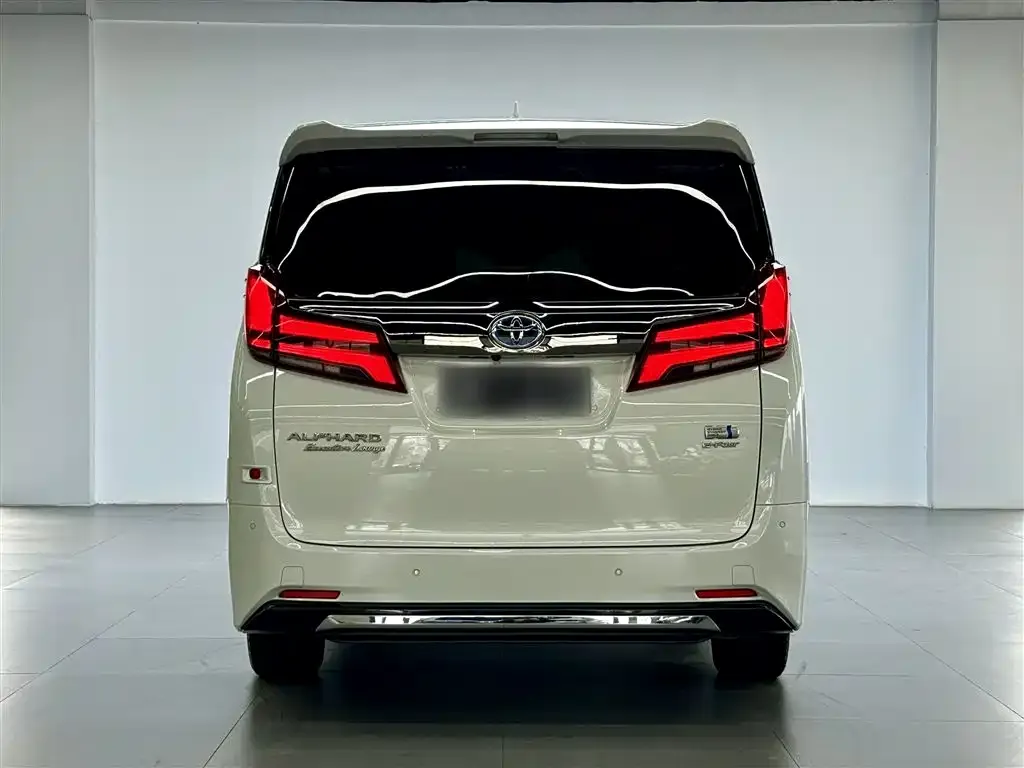 Toyota Alphard — фото 7