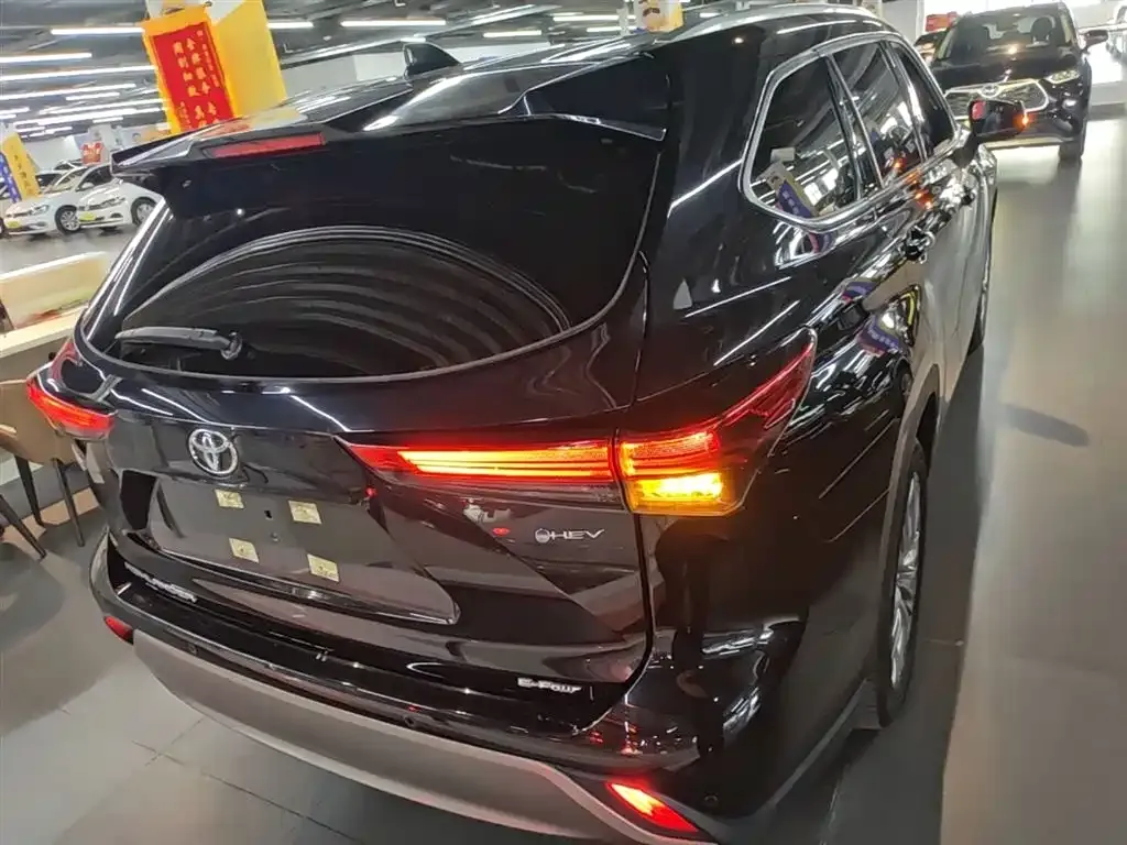 Toyota Highlander — фото 5