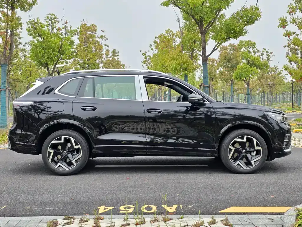 Volkswagen Tiguan L 2026 из CN, фото 4