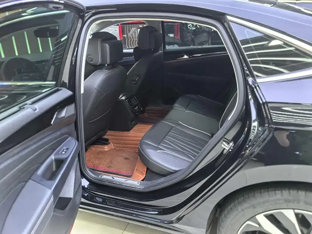 Volkswagen Passat — фото 4