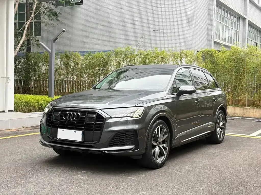 Audi Q7 — фото 1