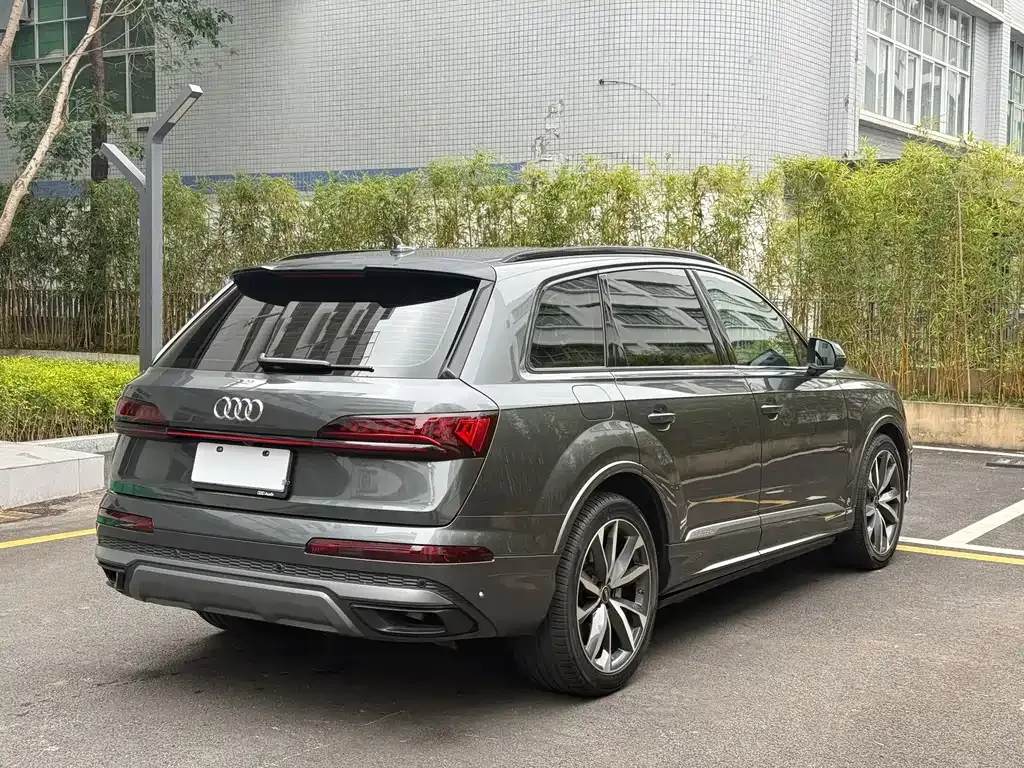 Audi Q7 — фото 9