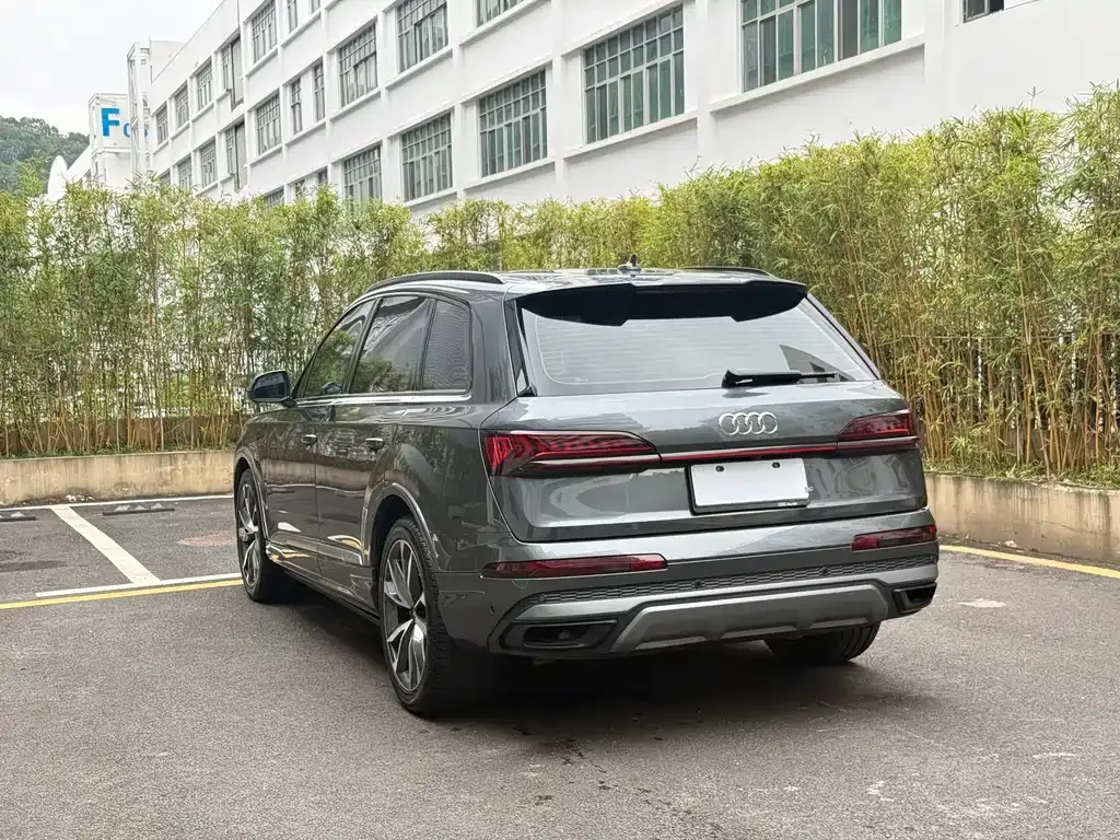 Audi Q7 — фото 5