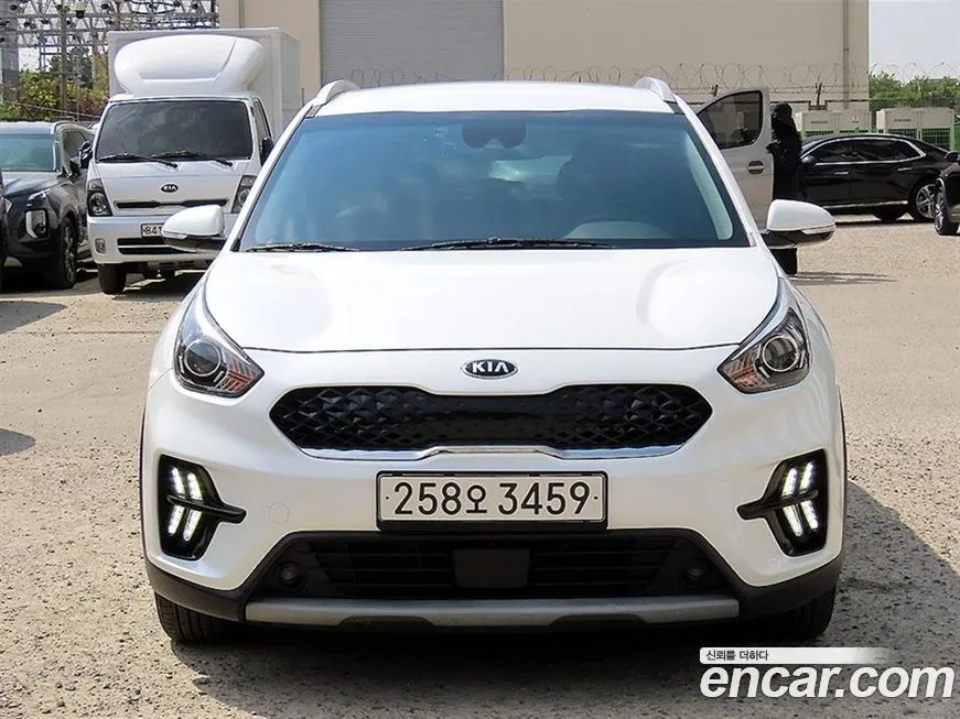 Kia Niro — фото 1