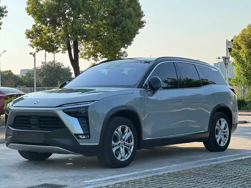 NIO ES8