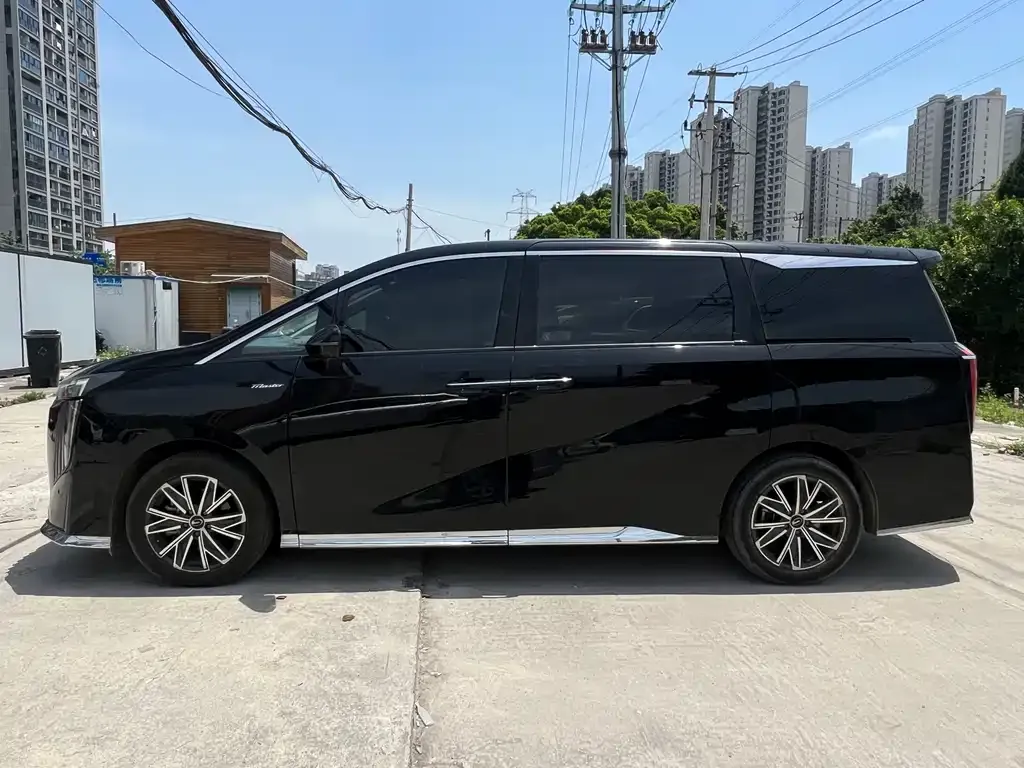 GAC Motor Trumpchi M8 — фото 3