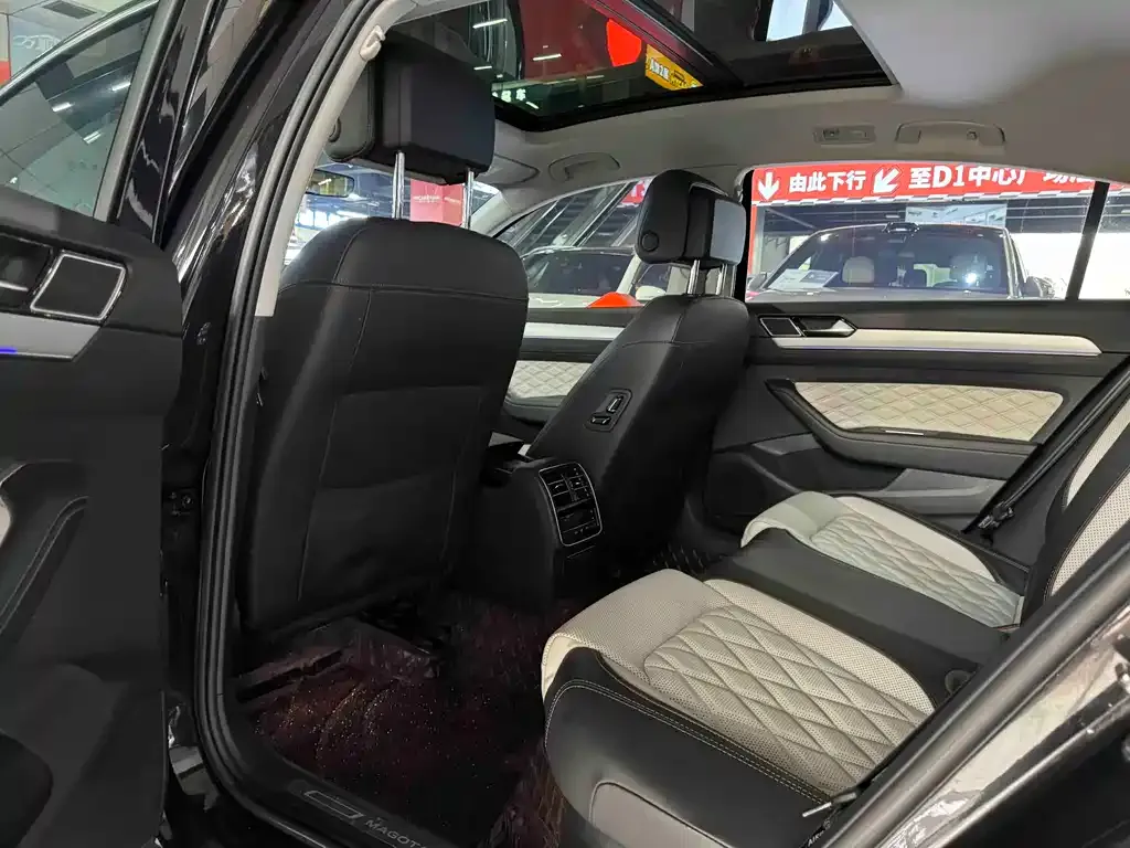 Volkswagen Magotan 2023 из CN, фото 8
