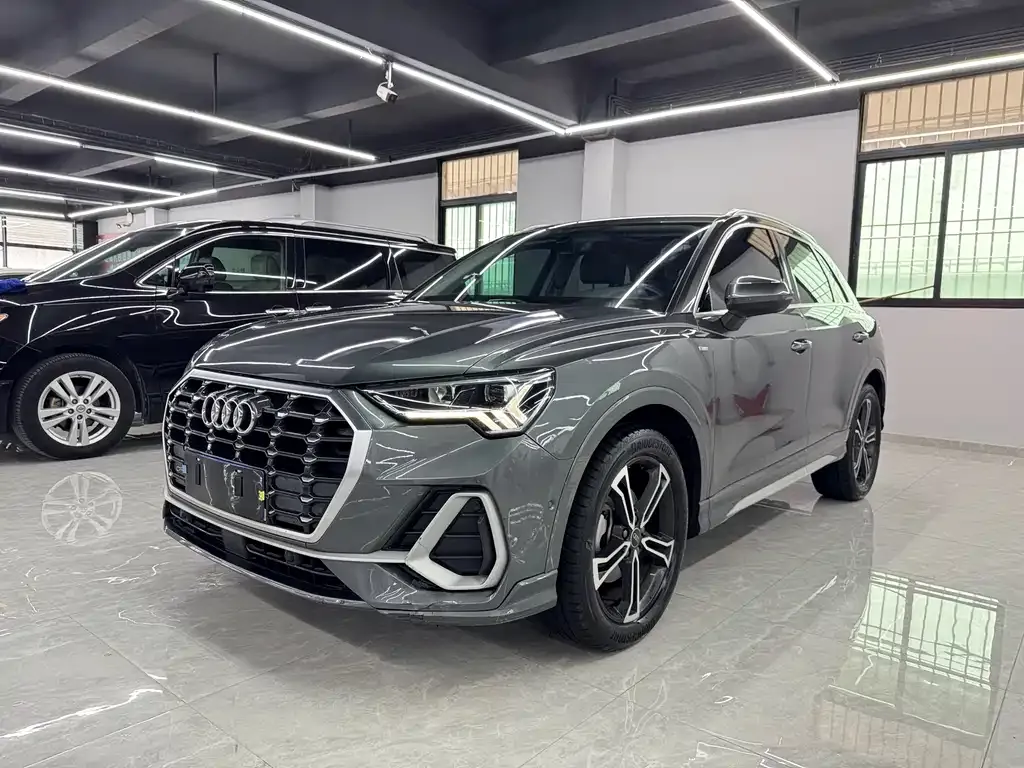 Audi Q3 — фото 1