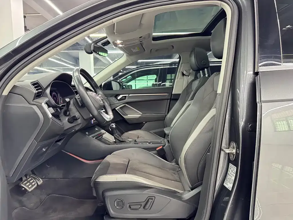 Audi Q3 — фото 10