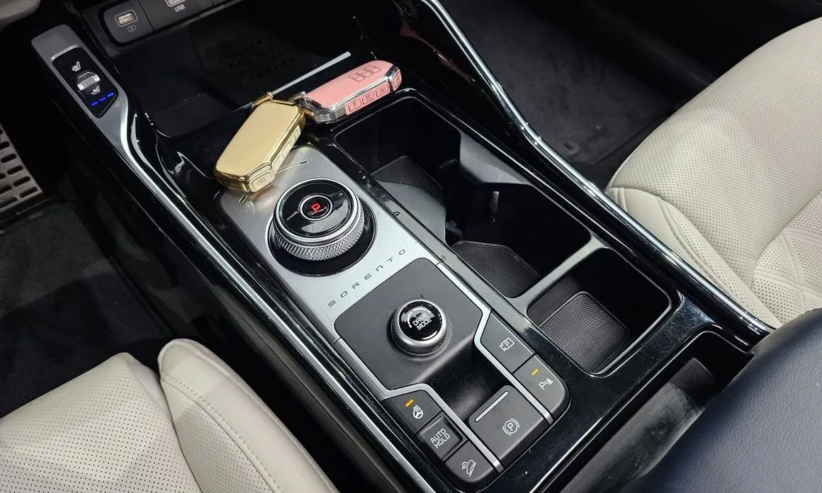 Kia Sorento — фото 6