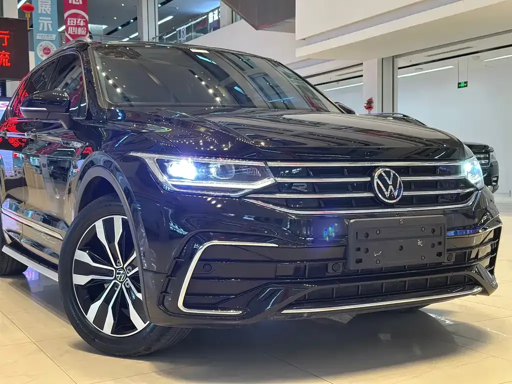 Volkswagen Tiguan L — фото 6