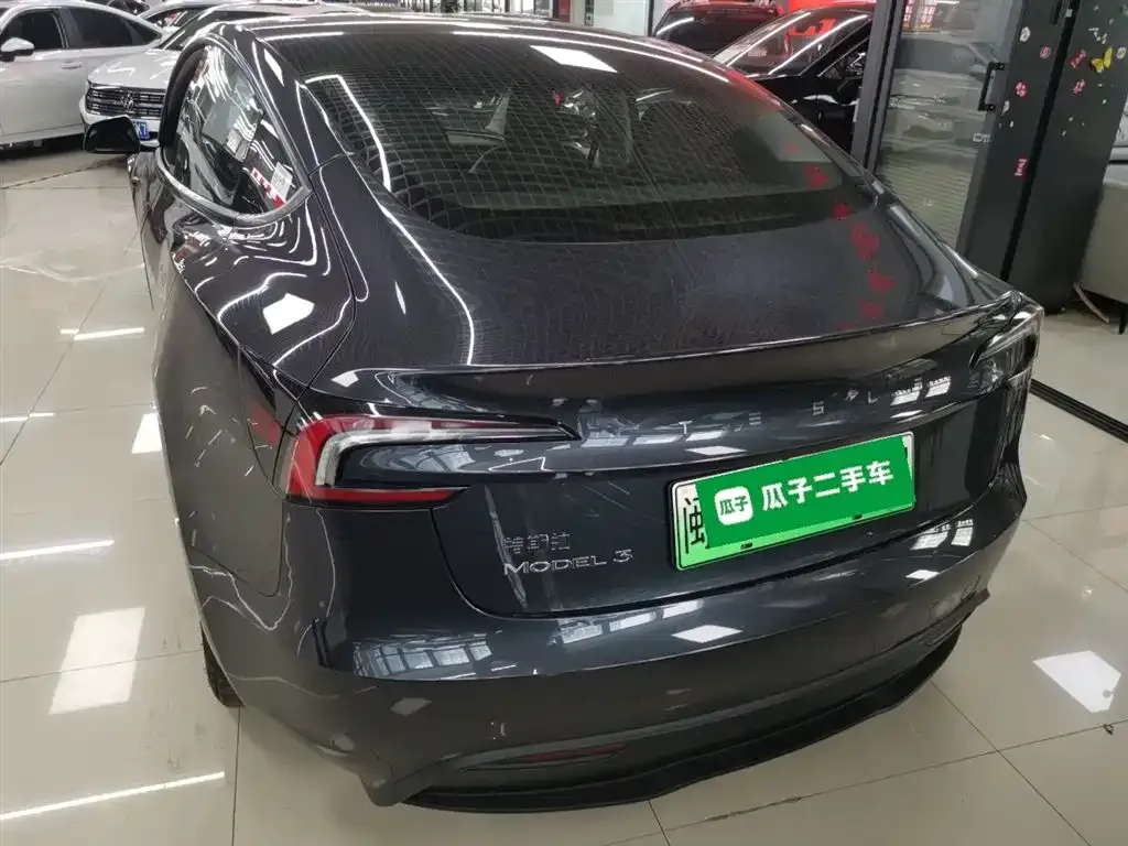 Tesla Model 3 — фото 4