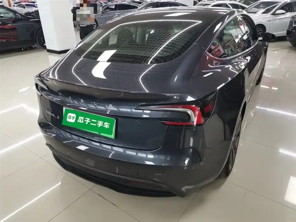 Tesla Model 3 — фото 10