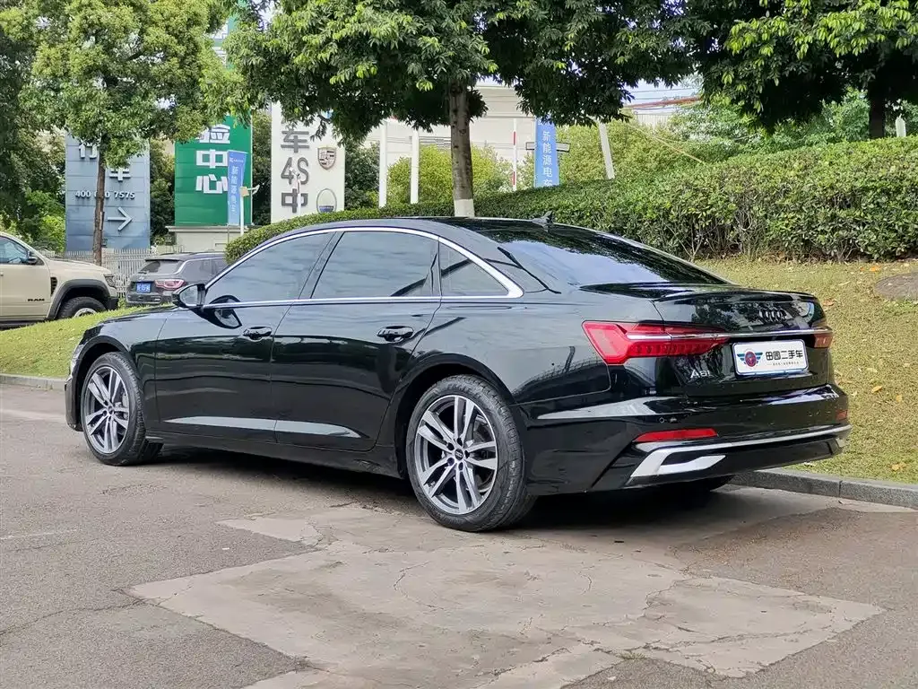 Audi A6L — фото 10