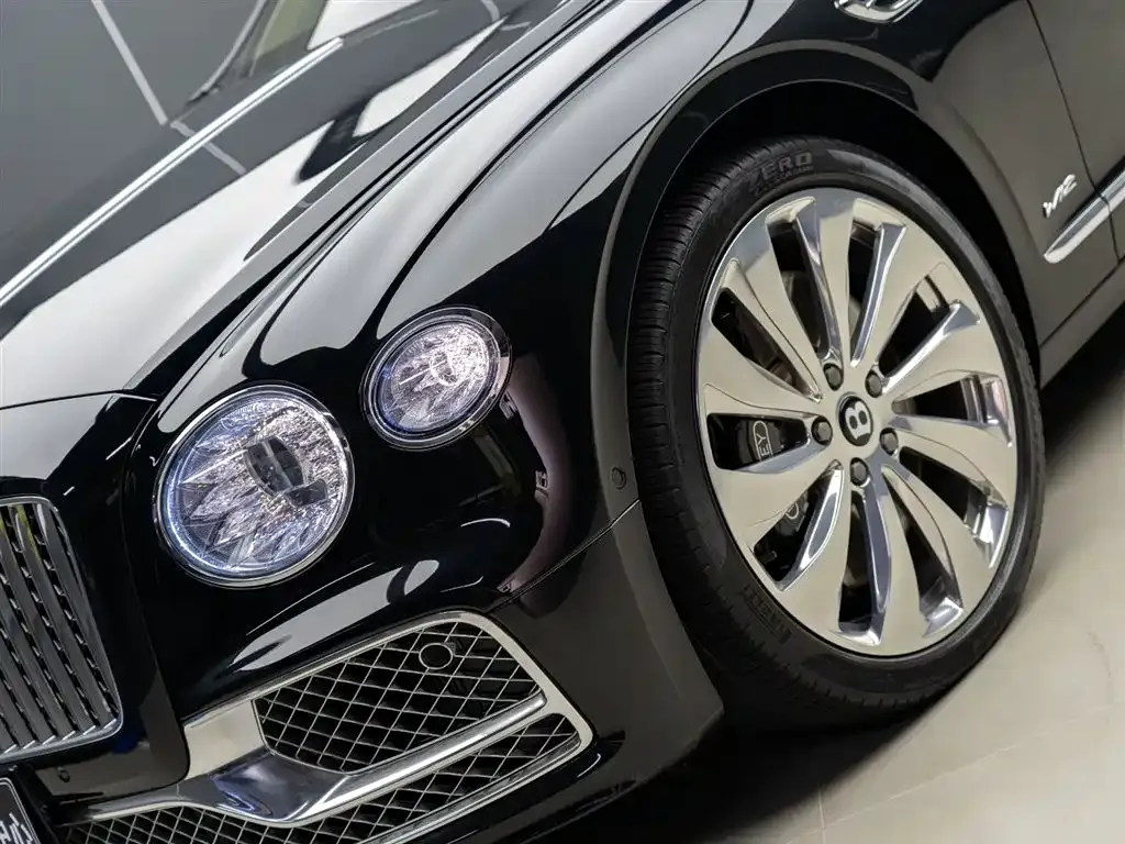 Bentley Flying Spur — фото 3