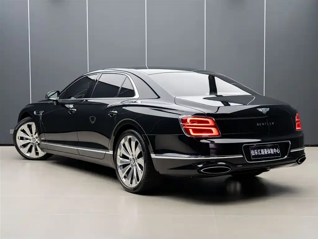 Bentley Flying Spur — фото 4