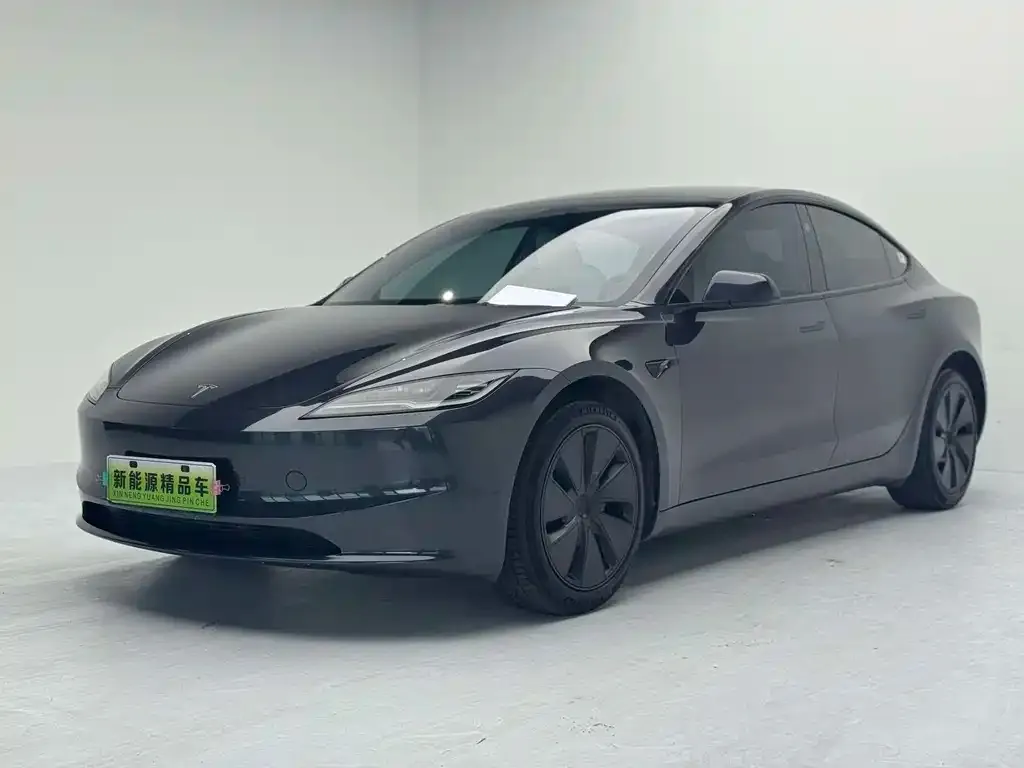 Tesla Model 3 — фото 1