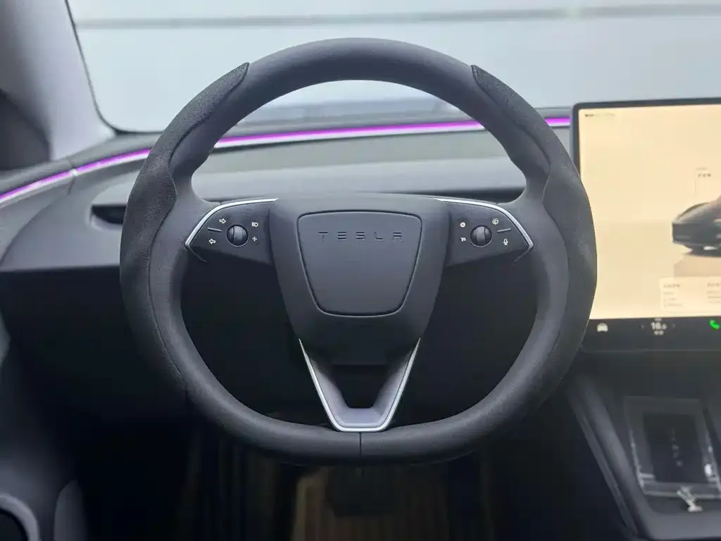 Tesla Model 3 — фото 2