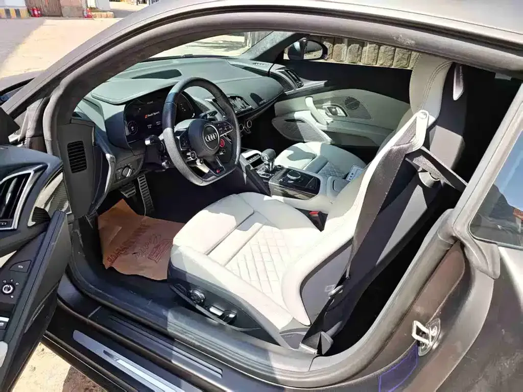 Audi R8 2021 из CN, фото 8