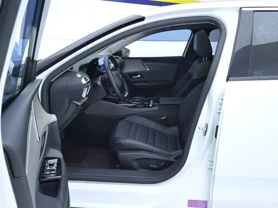 Citroen C5 X 2024 из CN, фото 4