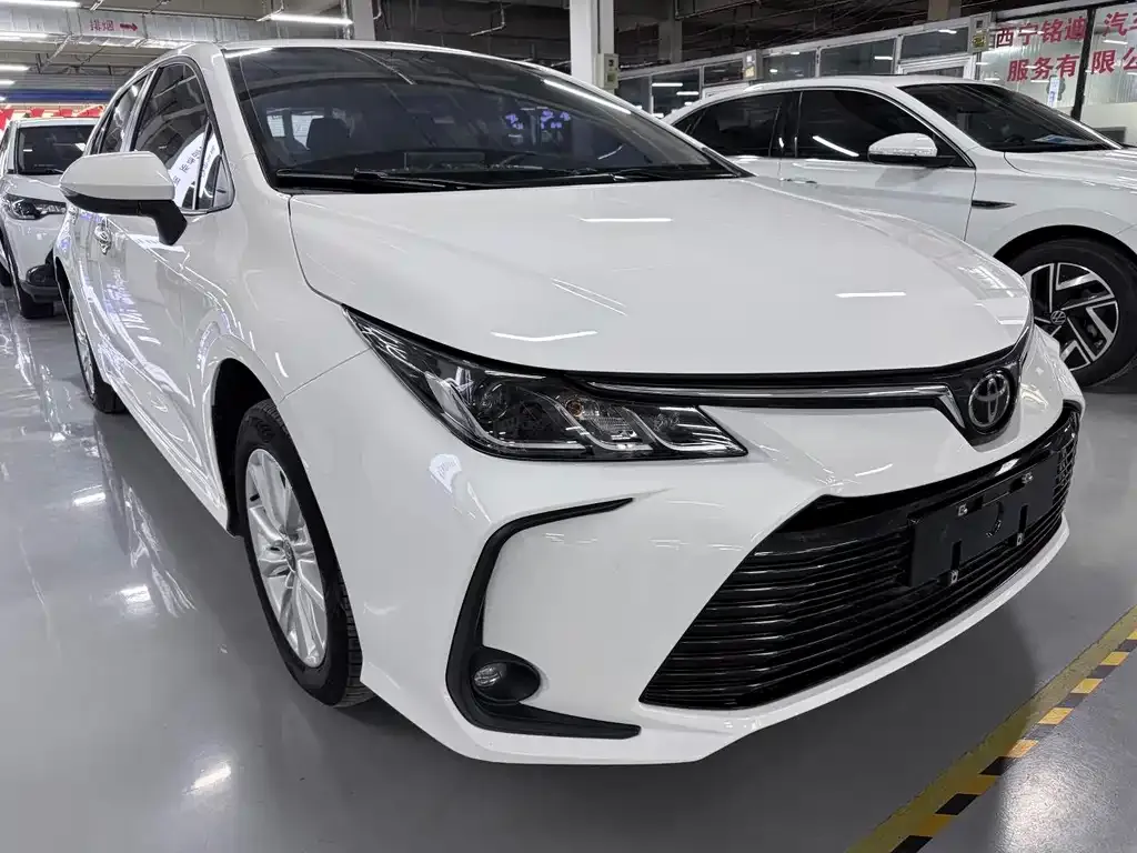 Toyota Corolla — фото 7