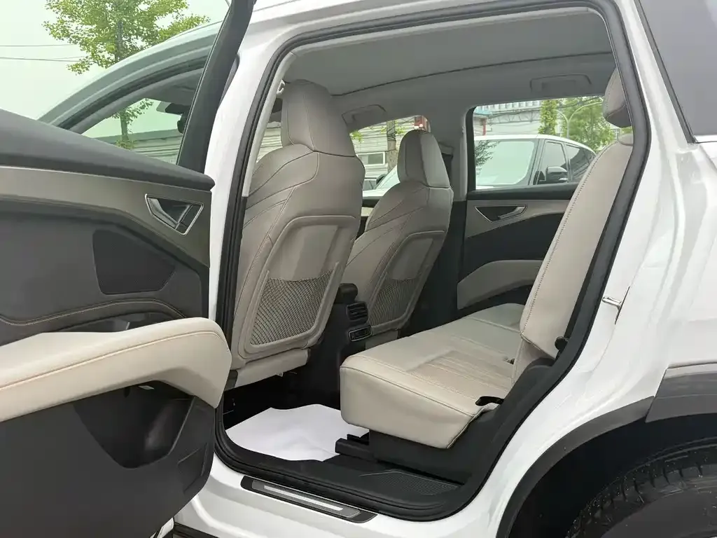 Audi Q5 e-tron 2022 из CN, фото 4