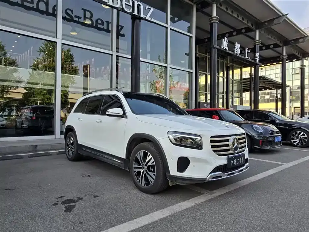 Mercedes-Benz GLB — фото 10