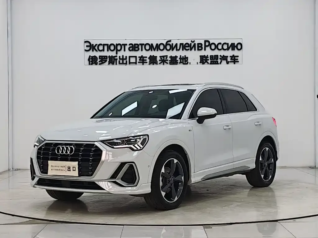 Audi Q3 — фото 1