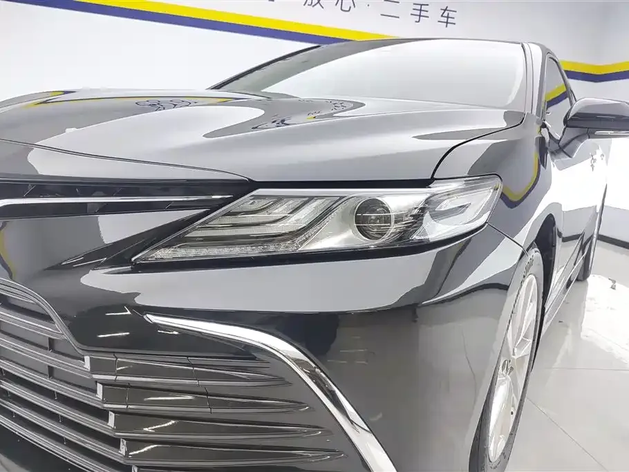 Toyota Camry — фото 8