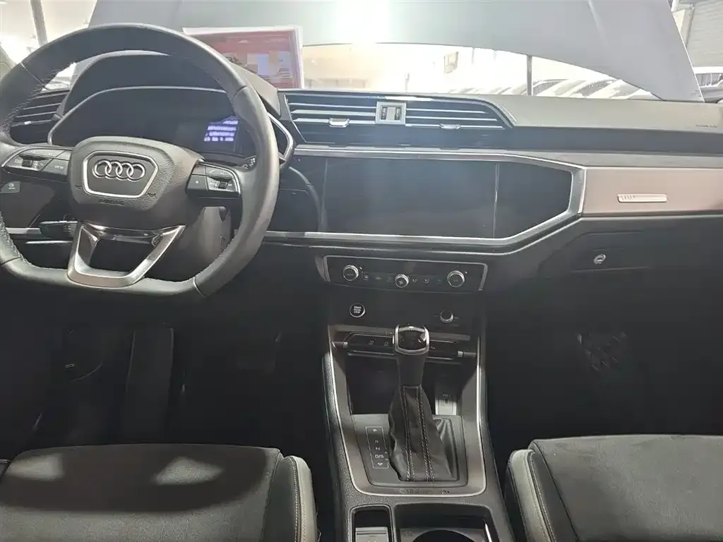 Audi Q3 — фото 6