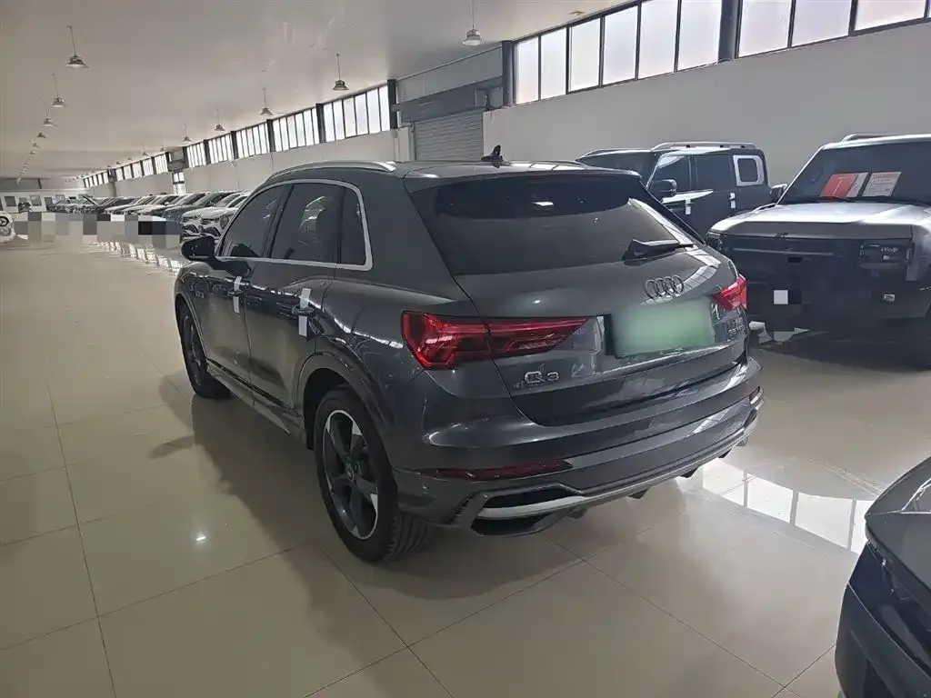 Audi Q3 — фото 10
