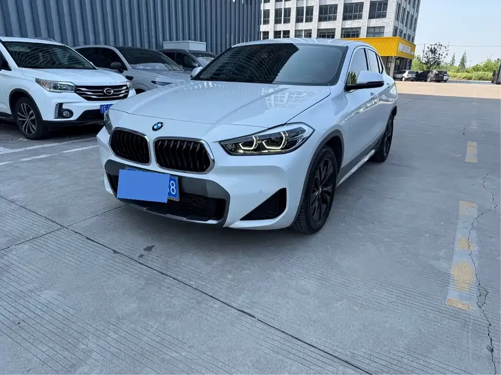 BMW X2 — фото 1