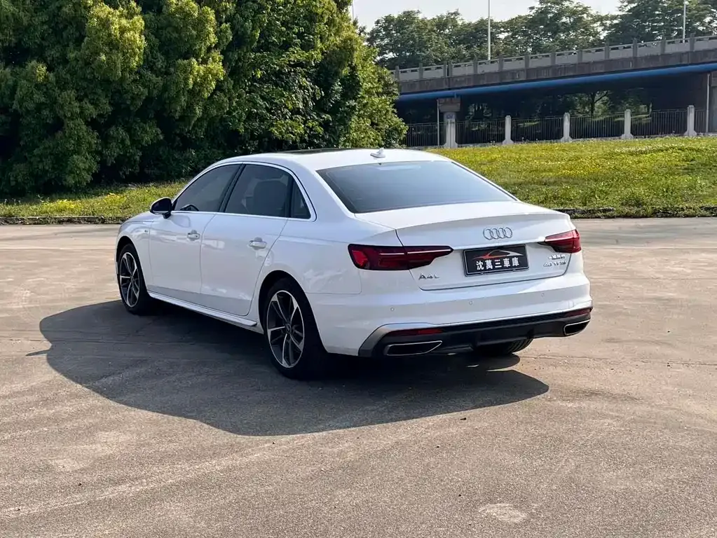 Audi A4L — фото 10