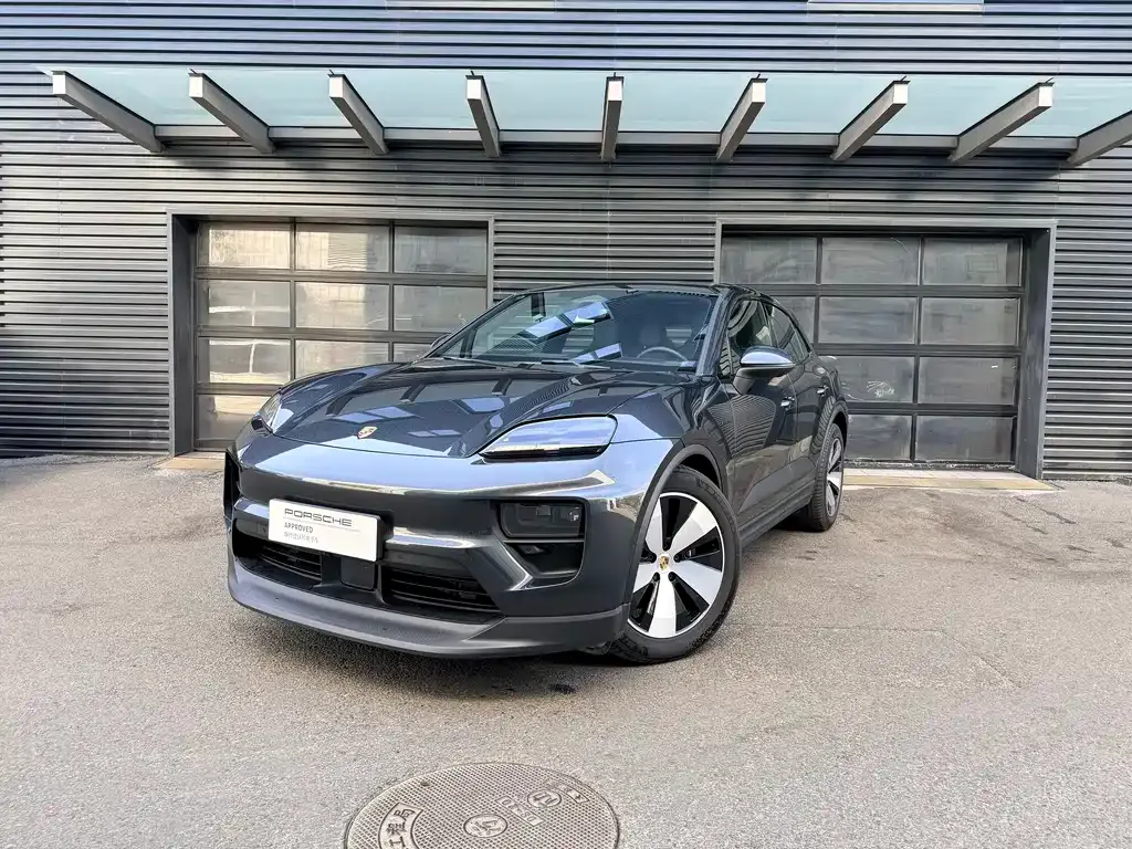 Porsche Macan EV