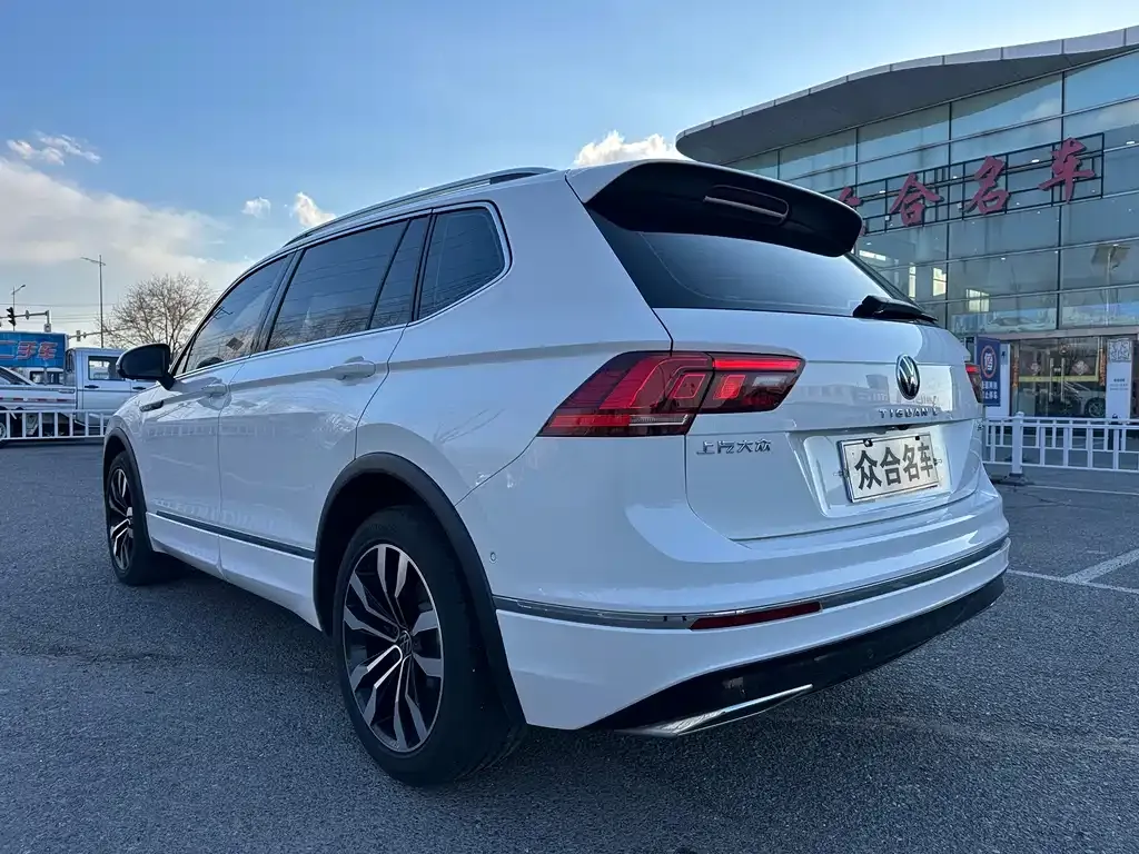 Volkswagen Tiguan L — фото 3