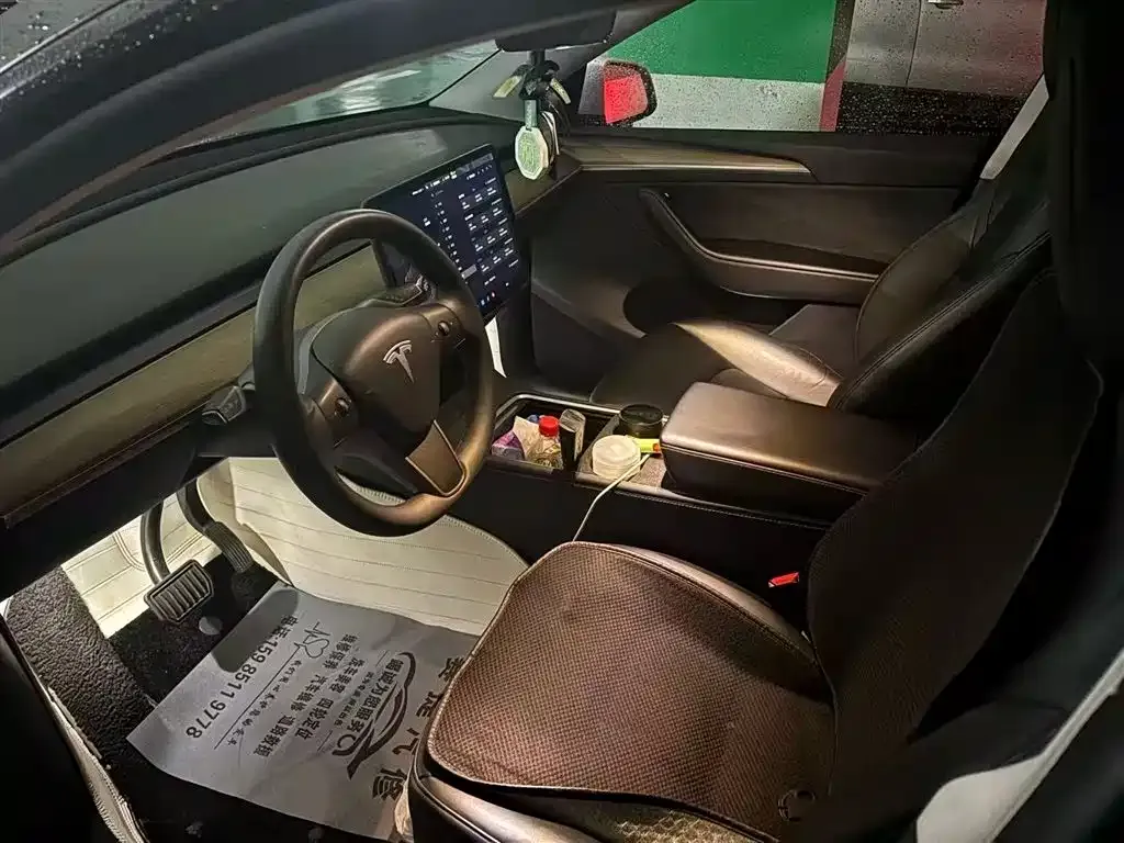 Tesla Model Y — фото 7