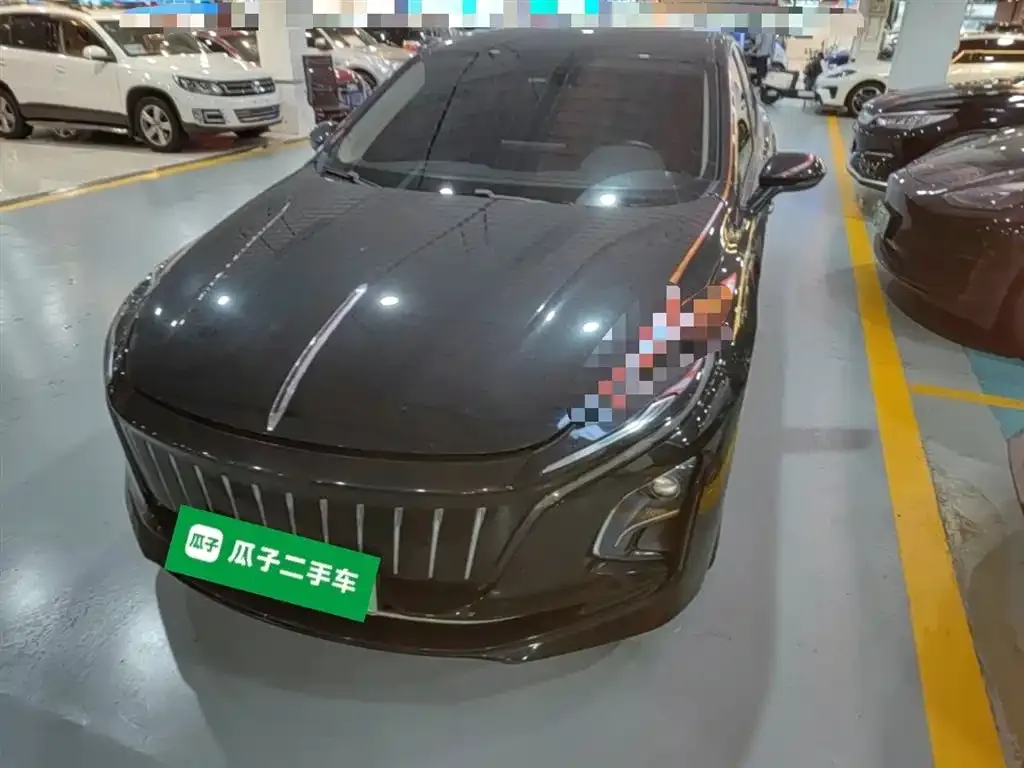 Hongqi E-QM5 — фото 1